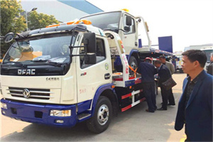 新乡汽车道路救援拖车价格